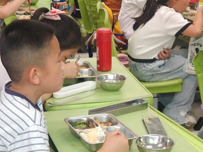学生午餐情况06/18